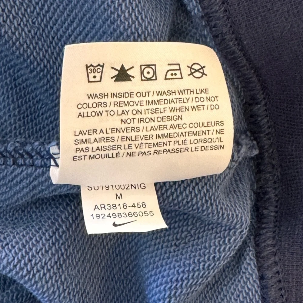 Nike women’s athletic dress. In perfect condition, size Medium. - Picture 3 of 11